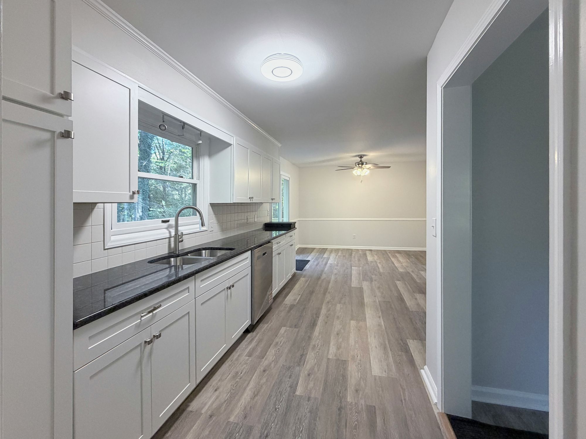 222 Pleasantview Drive — kitchen