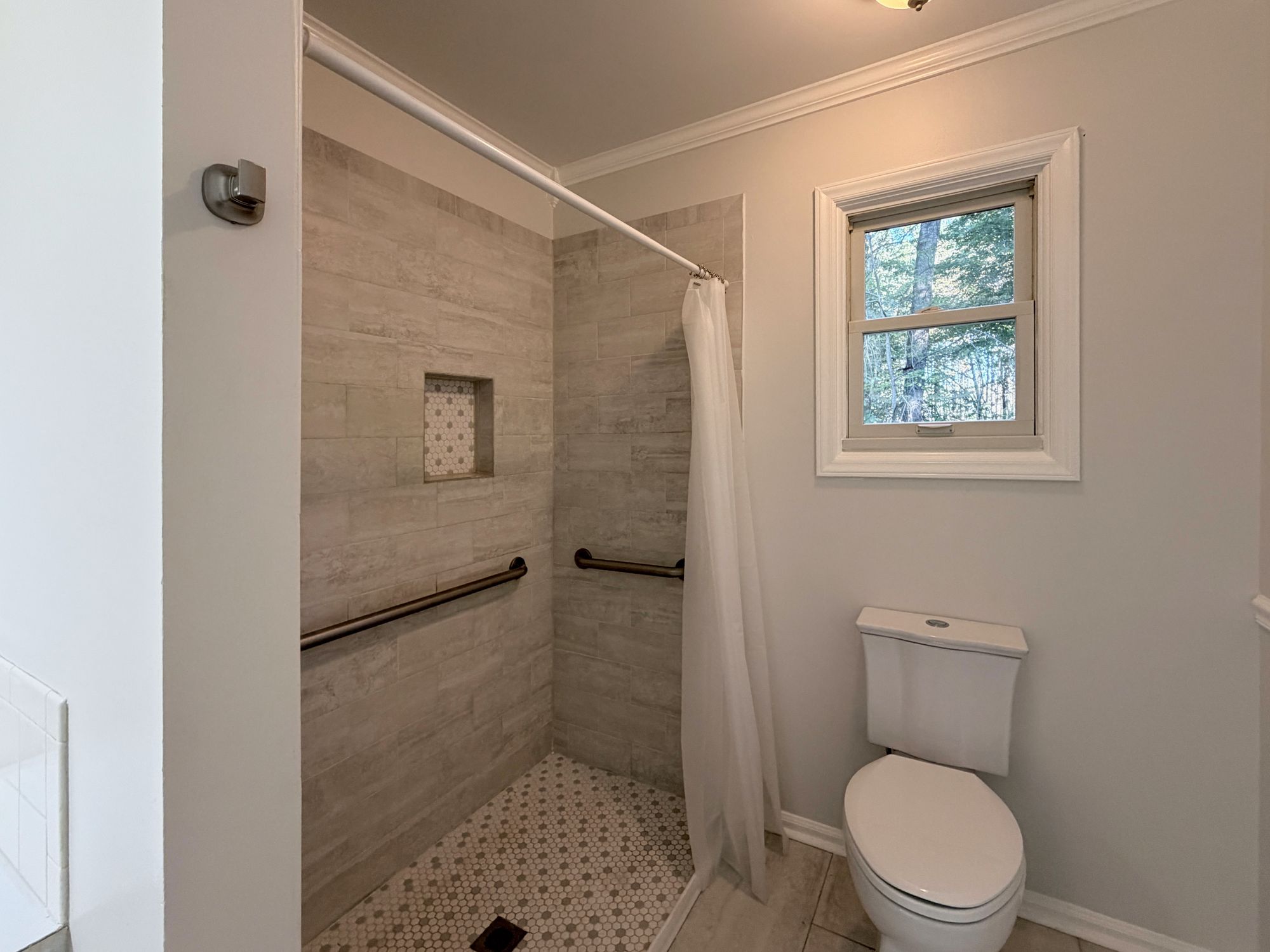 222 Pleasantview Drive — walk-in shower