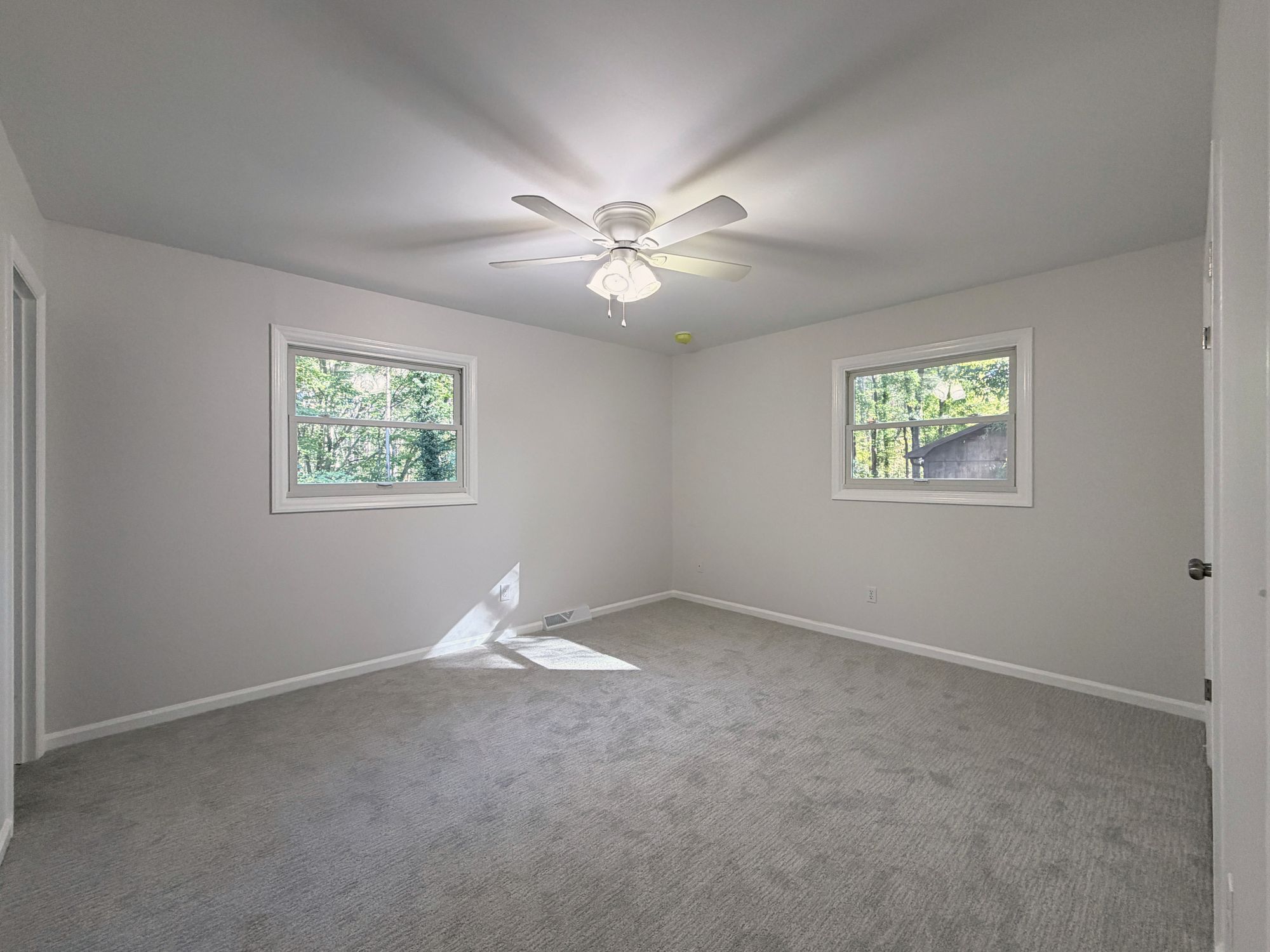 222 Pleasantview Drive — bedroom